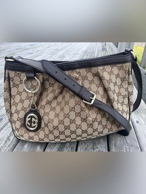 GG Canvas Sukey shoulder bag